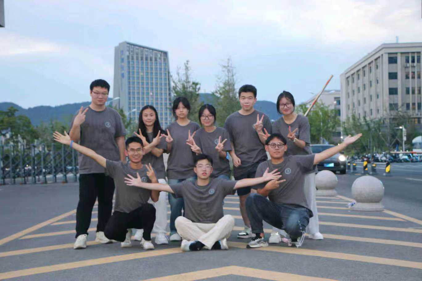 Ͷ�����K�Ƽ���W֧�̈F���c�������r�庢����W֮·