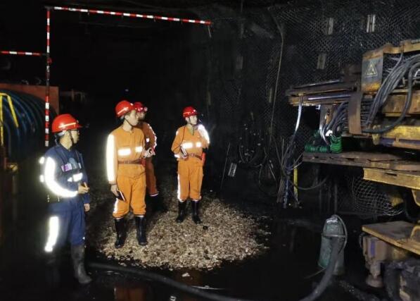 ׌�҂����M�F�����Vɽ��