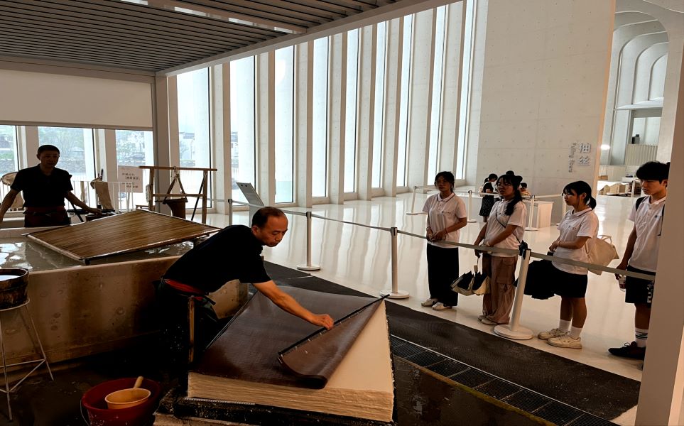 �����WԺ���ι���WԺ�������Лܿh�������ۙ���ܲ����}�������ں��{�ЈF�����l̽���Ї������Ļ��@�������M����ǧ��İ�ɫ����